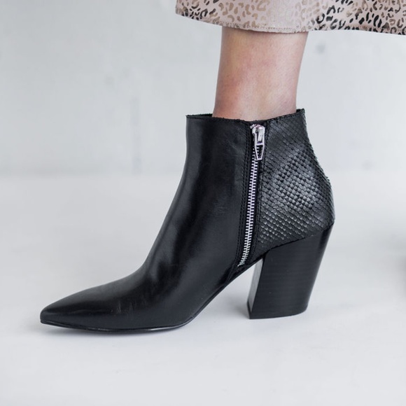 Dolce Vita Aden Black Bootie - Picture 2 of 7